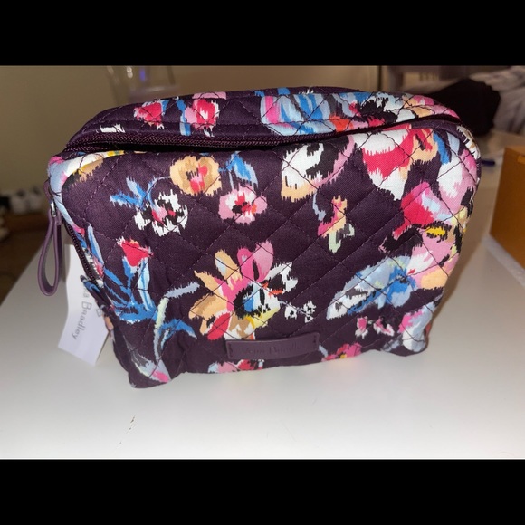 New Vera Bradley Toiletry Bag - Picture 4 of 4